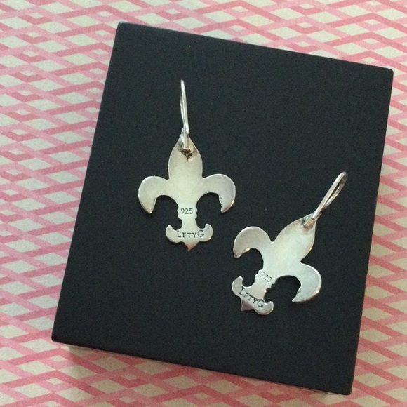 Silver fleur de lysis - Picture 2 of 3